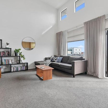 Roomy High-Ceiling Loft Apartment - Free Parking! Auckland Extérieur photo