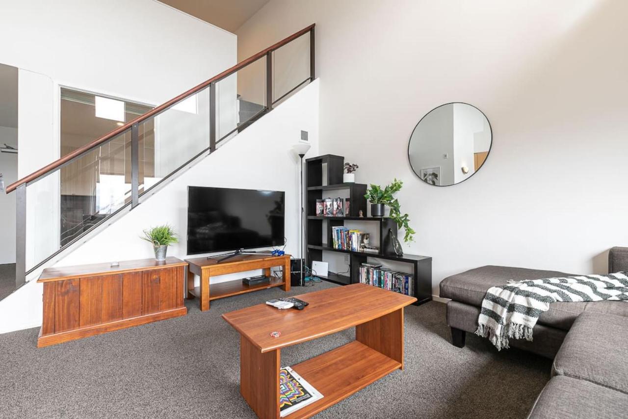 Roomy High-Ceiling Loft Apartment - Free Parking! Auckland Extérieur photo