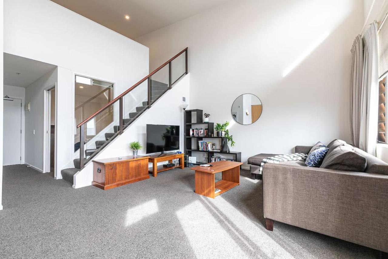 Roomy High-Ceiling Loft Apartment - Free Parking! Auckland Extérieur photo