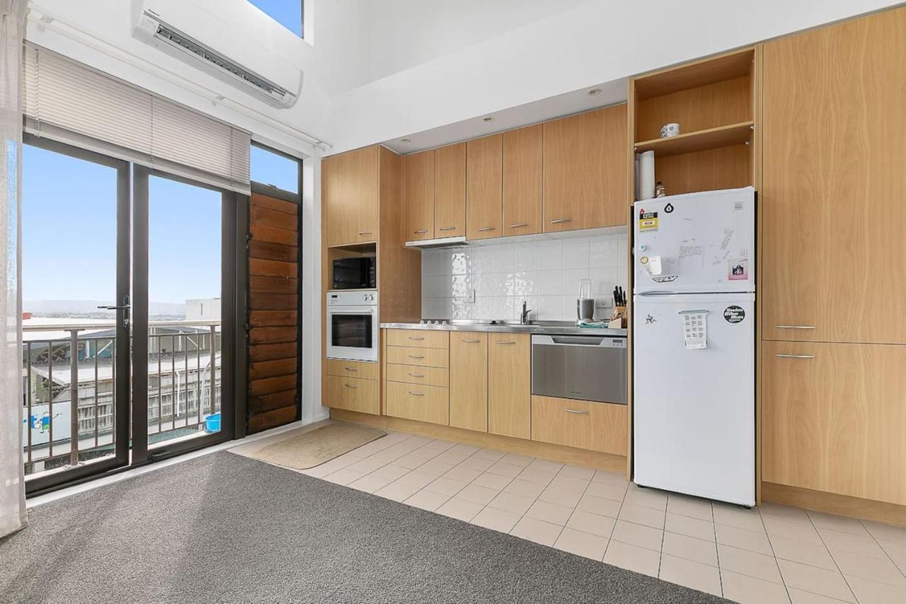 Roomy High-Ceiling Loft Apartment - Free Parking! Auckland Extérieur photo